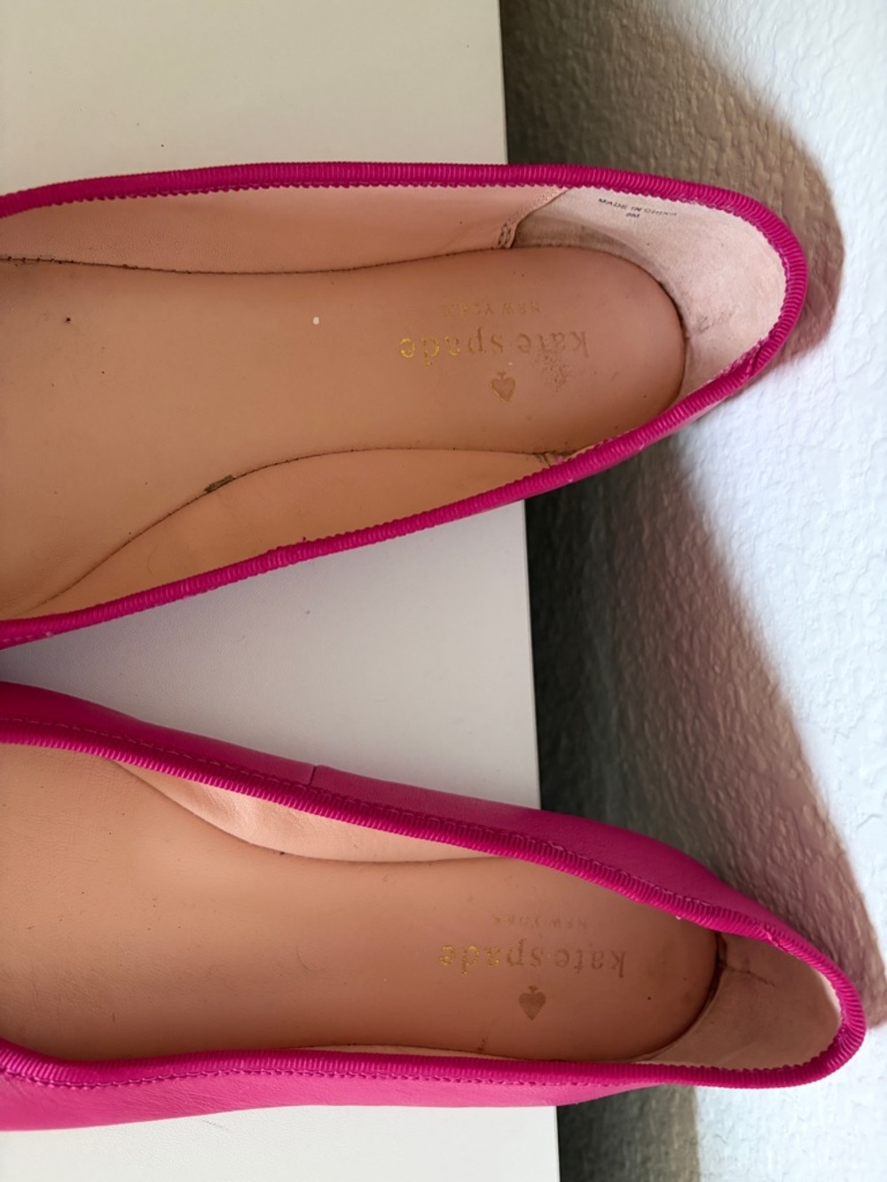Kate Spade Vintage Women's Pink Bow Ballet Flats with Gold Emblem - Picture 2 of 5